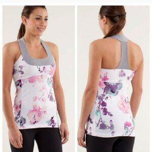 Lululemon Scoop Neck Tank Women 6 White Gray Blurred Blossoms Floral‎ Athleisure
